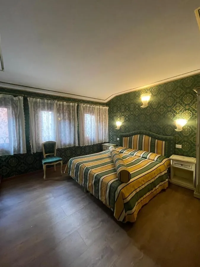 Guest house Residenza La Campana Hotel Venice