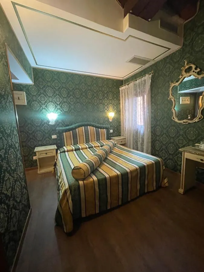 *** Guest house Residenza La Campana Hotel Venice Italy