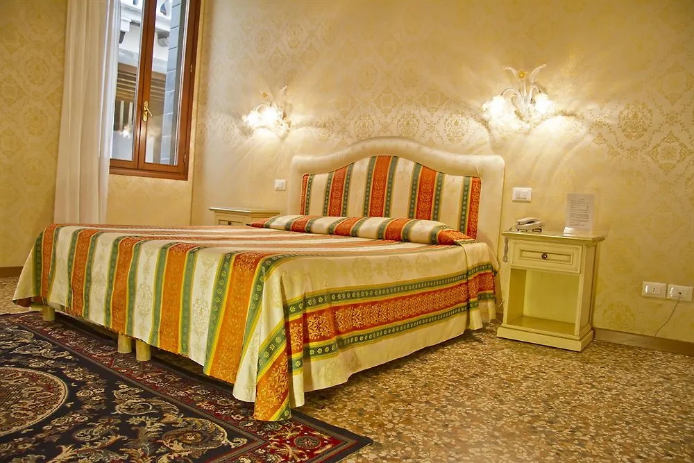 *** Guest house Residenza La Campana Hotel Venice Italy