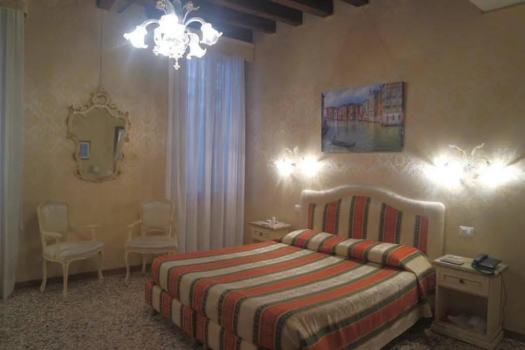*** Guest house Residenza La Campana Hotel Venice Italy
